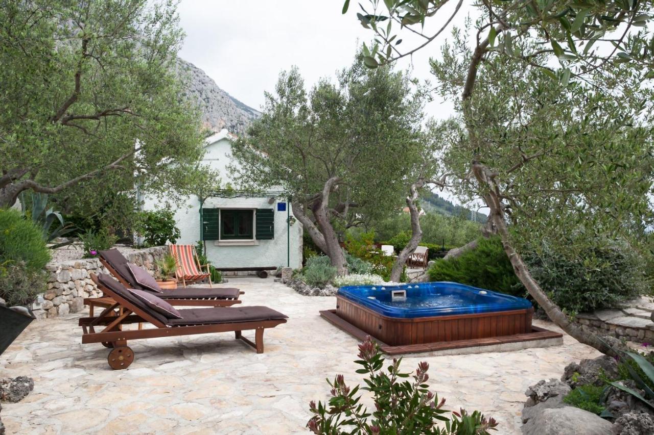 Villa Holiday House Jano In Makarska, Jacuzzi Exterior foto